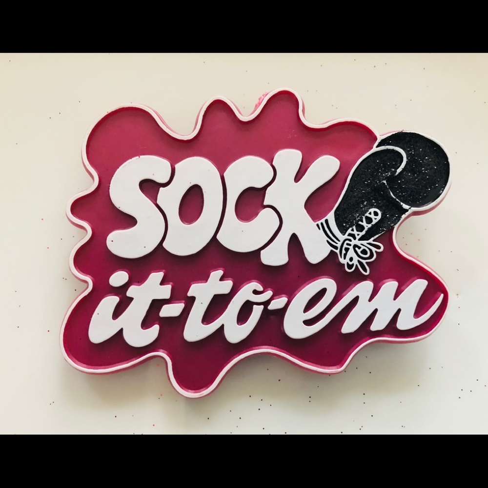 School Spirit “Sock it-to-em!” Button Pin